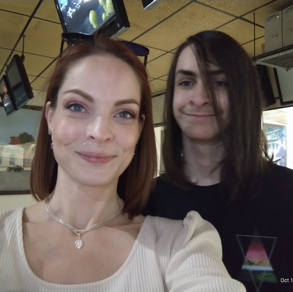 Meet your Posher, Ms. Mimi Moneyspent. - Picture 4 of 6